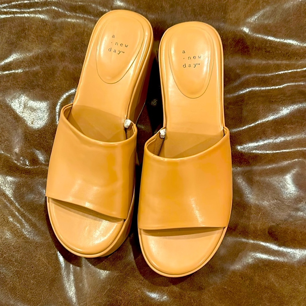 Brand new target clogs